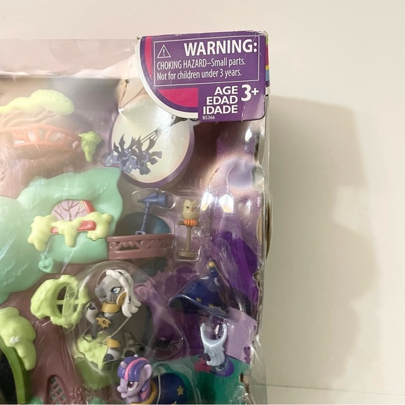 My Little Pony Friendship is Magic Twilight Sparkle Golden Oak Library Playset - Picture 6 of 16